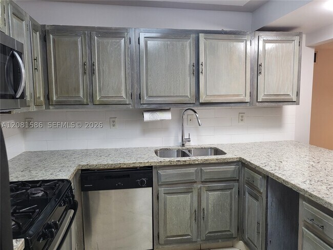 Photo - 6924 SW 114th Pl