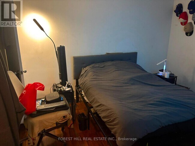 Photo - 2530 Eglinton Ave W