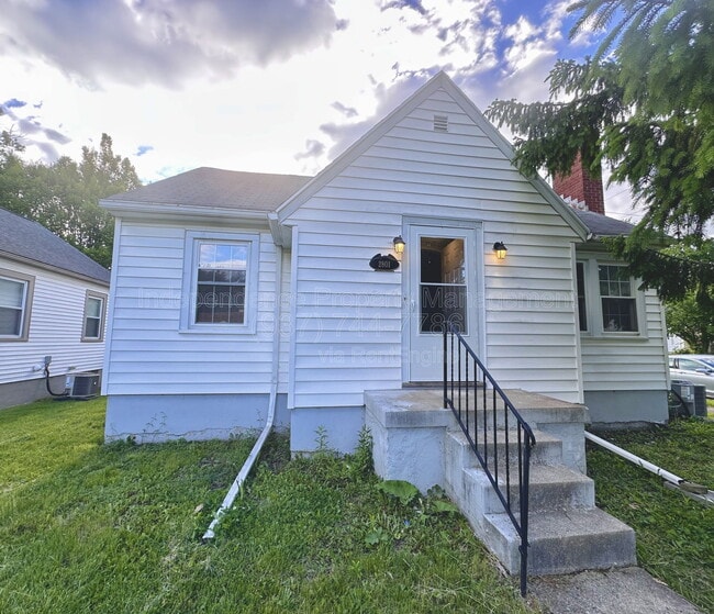 Building Photo - 2801 Kenmore Ave
