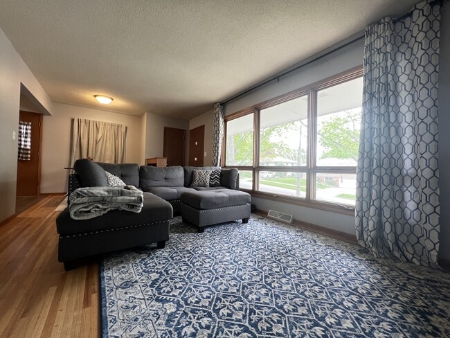 Photo - 2402 12th Ave NW