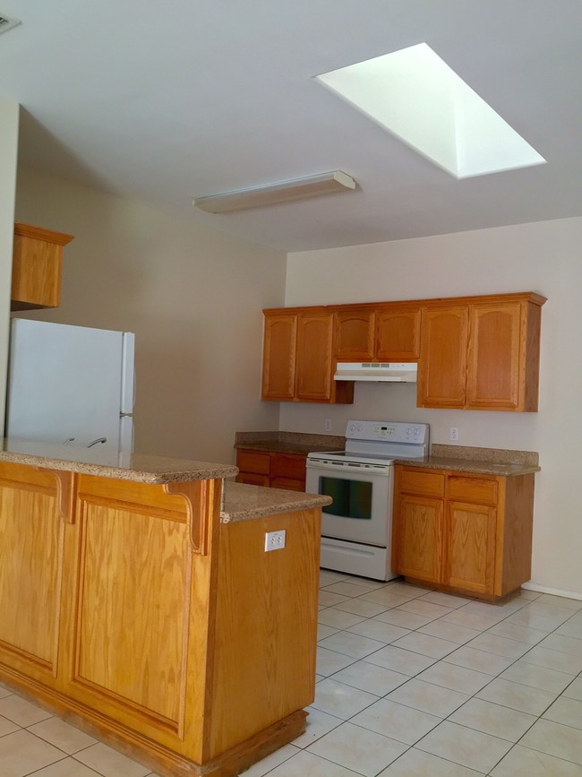 Building Photo - 306 S Pacific Ave Unit B Rental