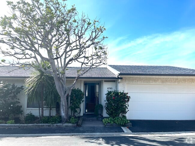 Building Photo - 6785 Seawatch Ln Unit 6785 Rental
