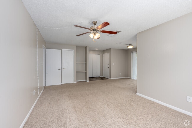 3BR, 2BA - 1,205SF - Living Room