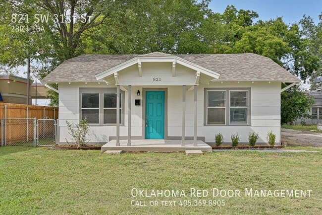 Building Photo - 821 SW 31st St