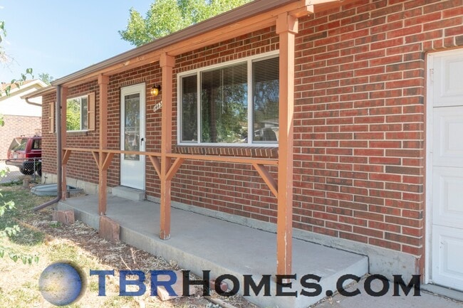 Photo - 14435 Olmsted Dr