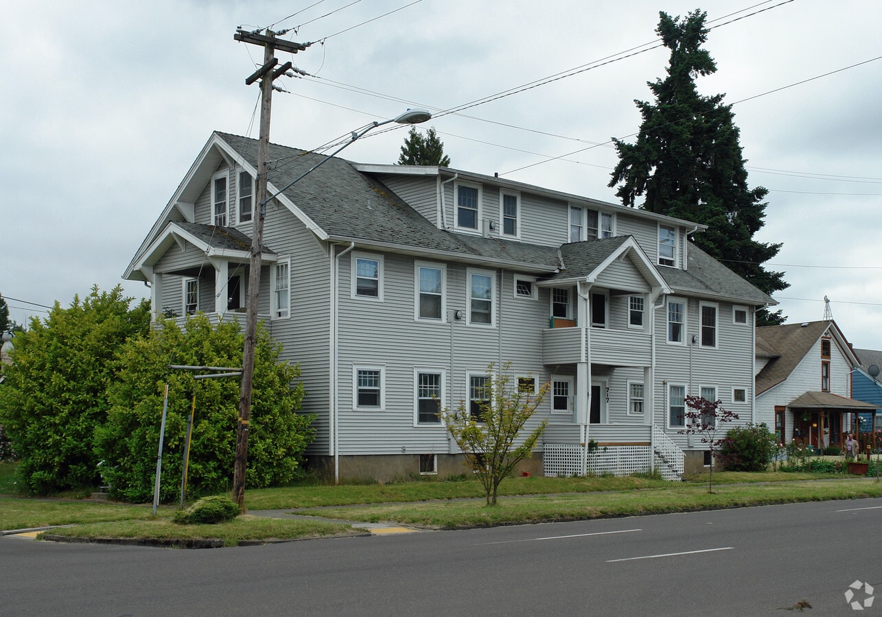 Photo - 717 SW 4th St