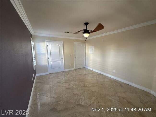 Photo - FANTASTIC 1ST FLOOR UNIT IN GATED COMMUNITY-NW!!