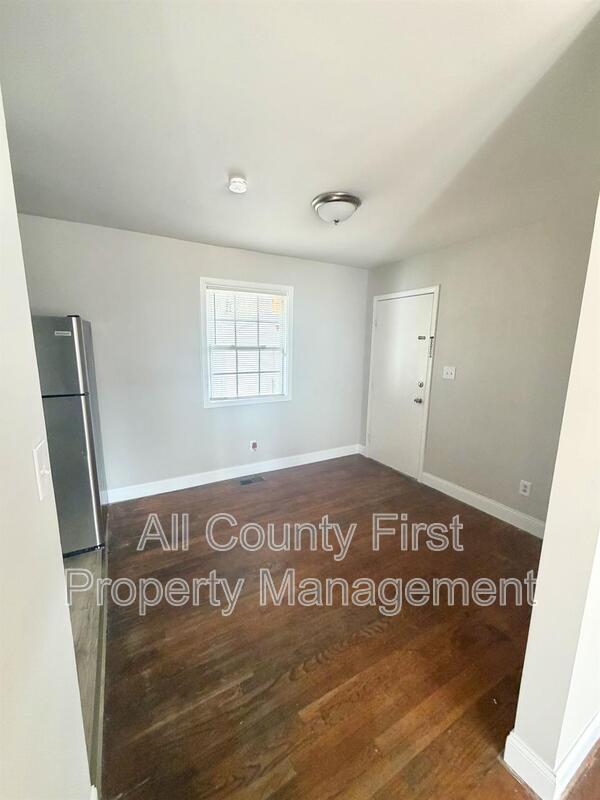 Photo - 3236 Renault Rd SE