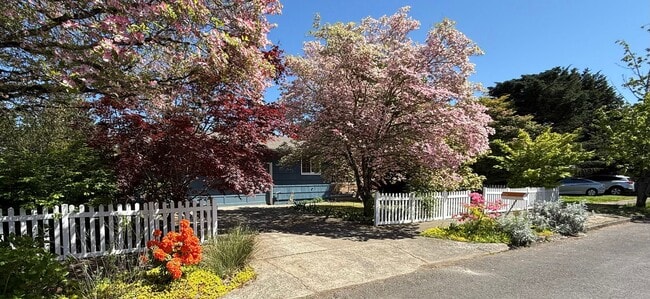 Photo - Well-cared-for home with strong curb appeal and quality updates in Southeast Portland.