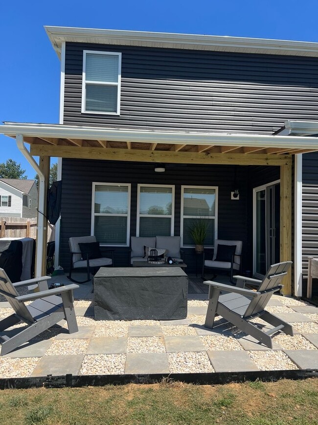 215 Wanderlust Ct