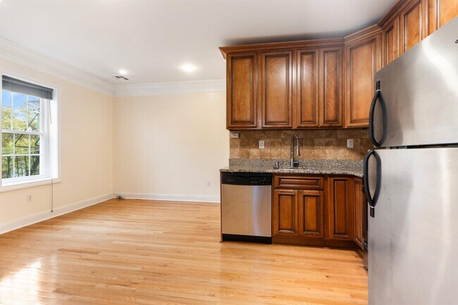 Photo - 70 South St Unit 3