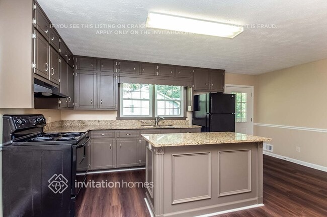 Photo - 1597 Holly Brook Rd SW