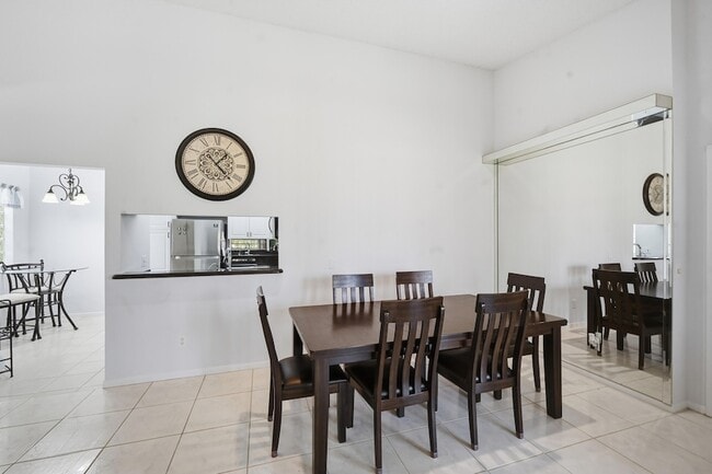 5395 Firenze Dr Unidad K