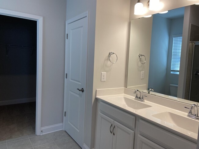 Photo - 4909 Helmsworth Dr