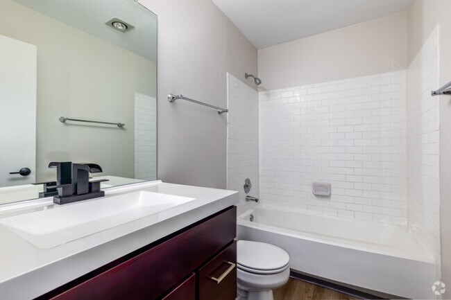 3BR, 2BA - 1,423SF - Bathroom