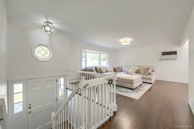 31 Gleason Dr