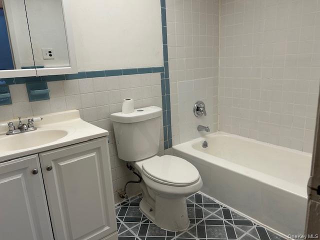 Photo - 144-38 184th St