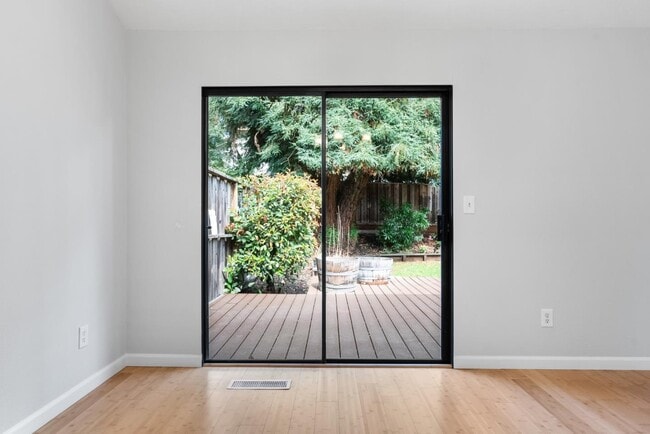 Photo - 922 Jungfrau Ct