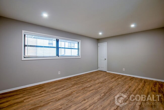 Photo - 886 St Charles Ave NE Unidad 1