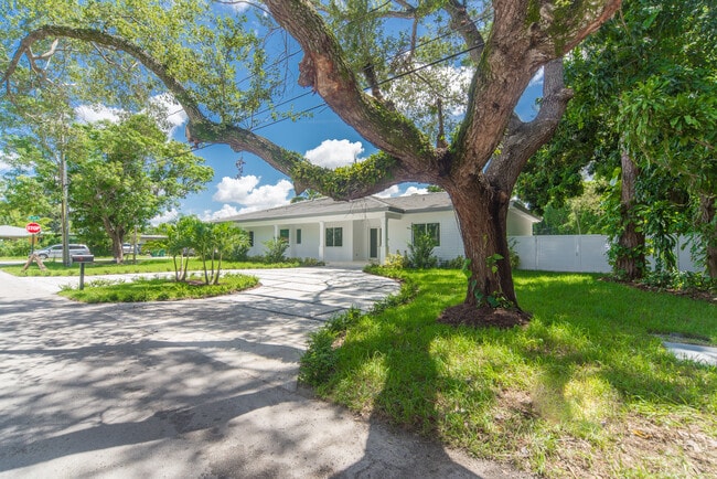 Photo - 4405 SW 64th Ct