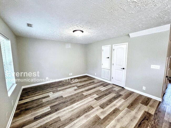 Photo - 619 E Sevier St