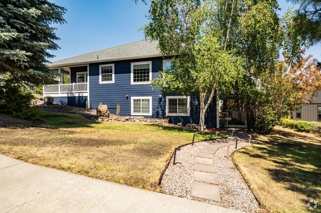 Building Photo - 3408 SW Xero Ct Unit ADU Rental