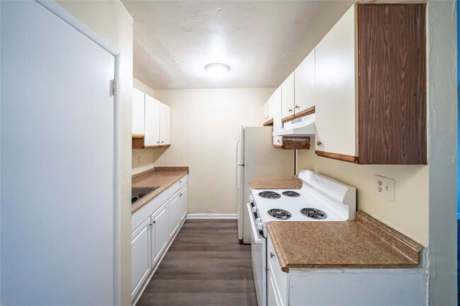 Photo - 420 NE 1st Ave. Unit 2