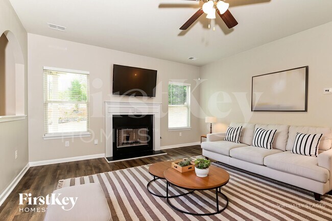 Photo - 145 Janney Cir