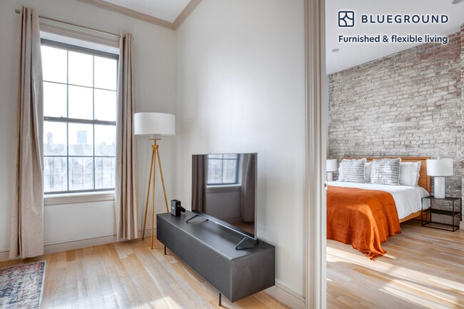 Photo - 371 E 10th St Unidad FL6-ID1044