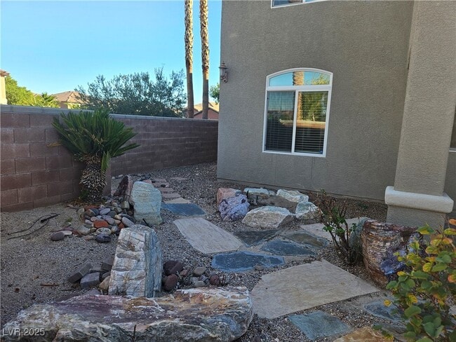 Building Photo - 10134 Reflection Brook Ave