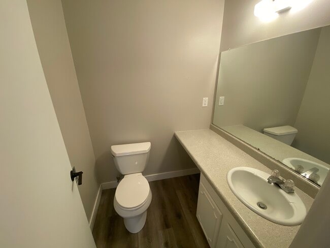 Oakwood Manor Apartments
