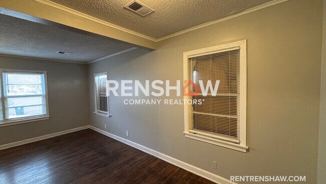 Photo - 1599 Hope St