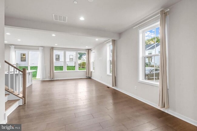 Photo - 315 Gilman St