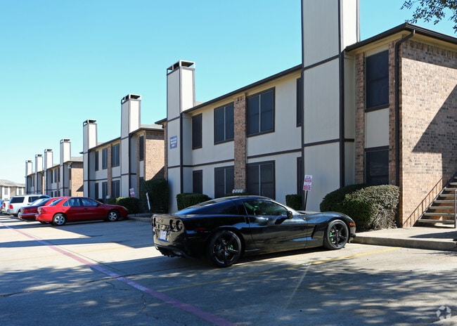 Westlake Gardens & Bella Terra Apartments