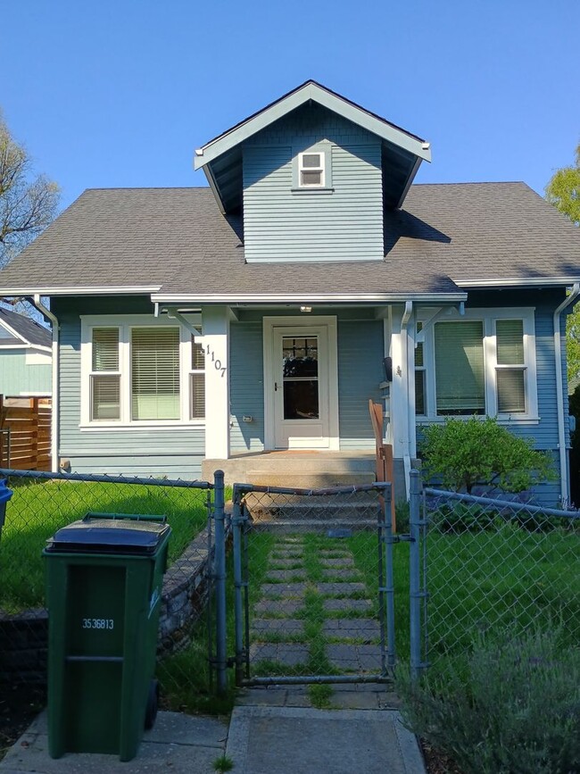 Craftsman Home Near Evergreen Park - Craftsman Home Near Evergreen Park