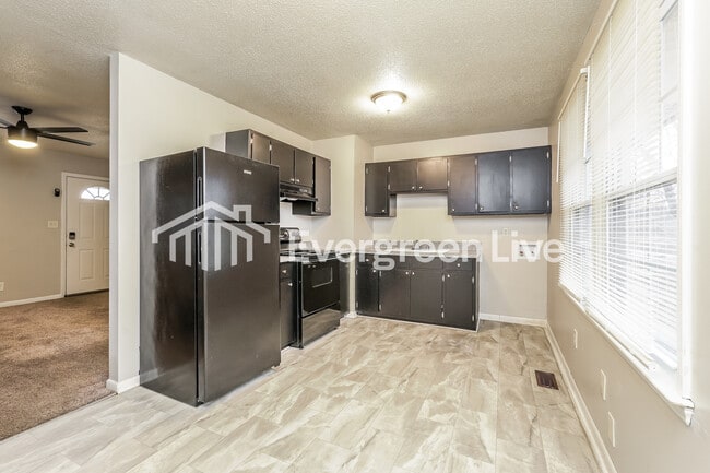 Photo - 1708 Cedrow Dr