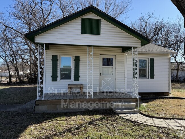 Building Photo - 308 E Burnham Ave Rental