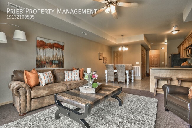 824 S Woodson Ct