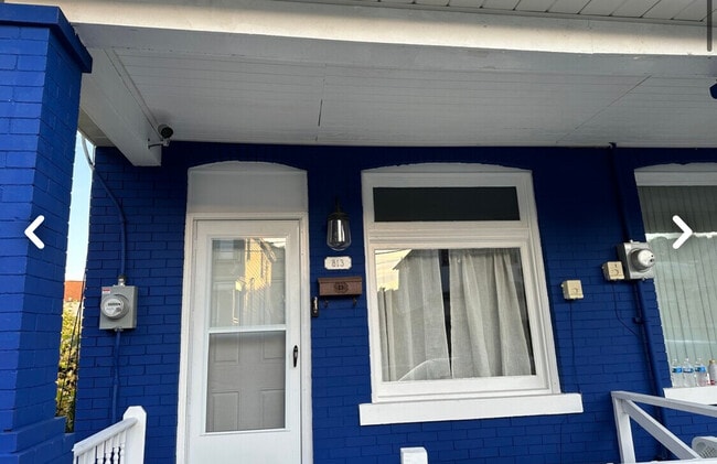 Building Photo - 813 10th St