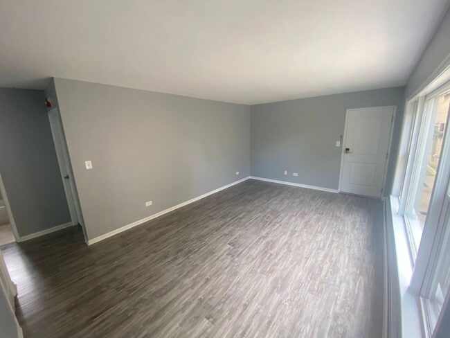 Photo - 18 W Burlington Ave Unidad 1 Rear