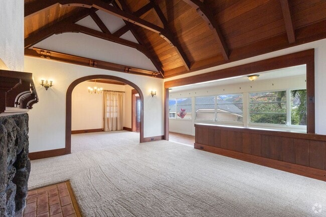Building Photo - Charming 4-Bedroom Home in Manoa – Spaciou...