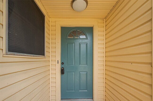 Photo - 13731 Greenway Dr