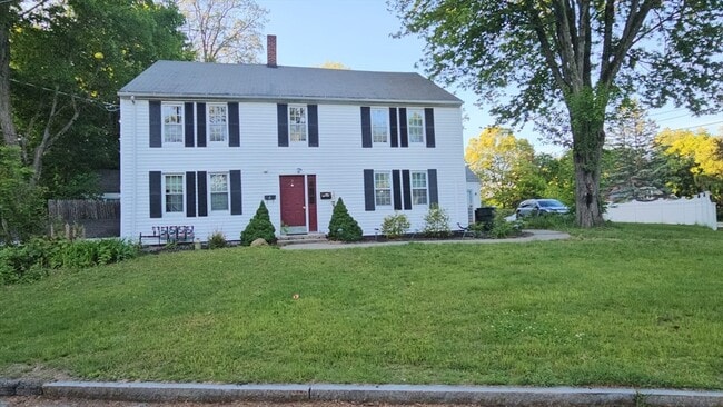 Building Photo - 2 Buttonwood Ln Unit D