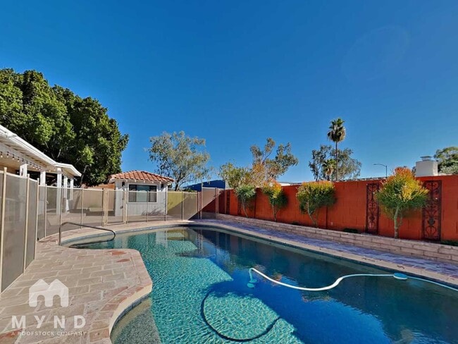 Photo - 7043 E Hearn Rd