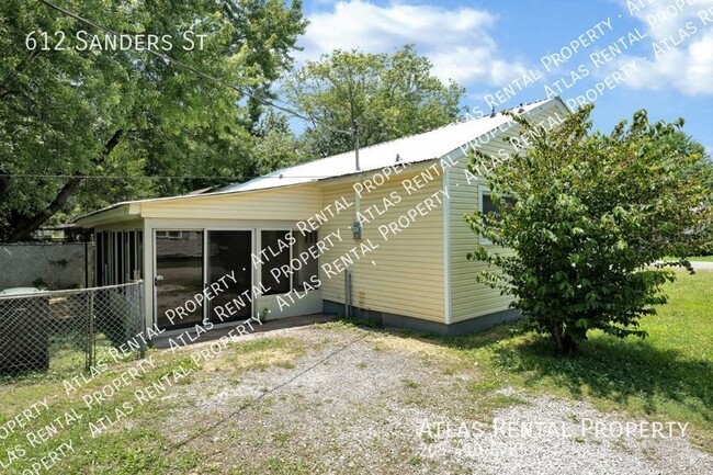 Photo - 612 Sanders St