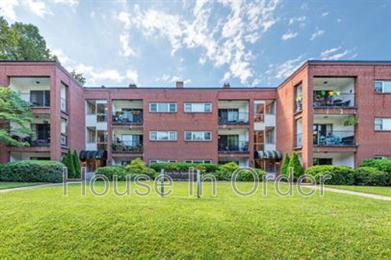 Photo - 30 Edgemont Rd Unidad 18 Rental