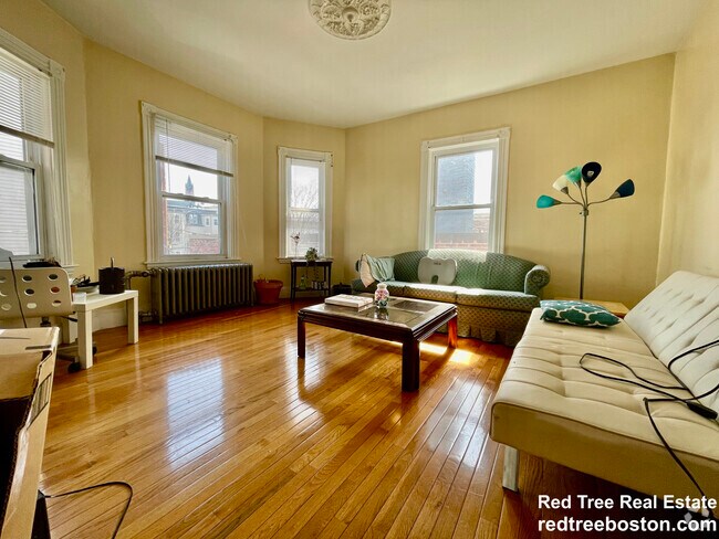 Building Photo - 46 Aspinwall Ave Unit 2 Rental
