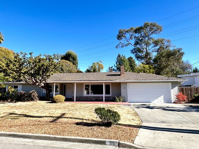Building Photo - Lovely 3+ Bedroom Single Story Home in San Rafael!