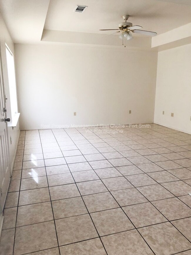 Photo - 1447 Brazil Ave