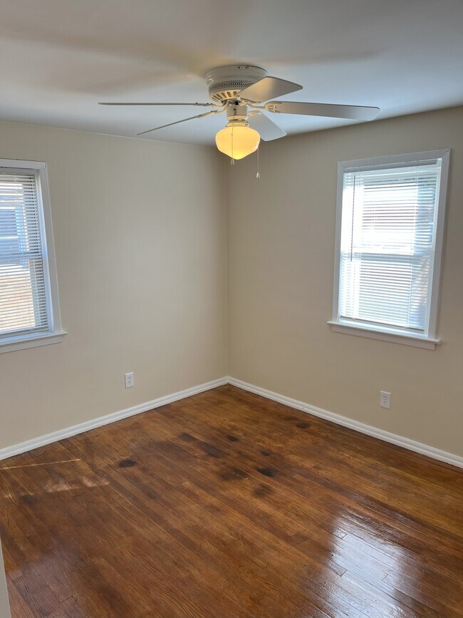 Photo - 2110 Market Ave N